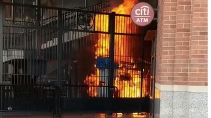 Fire at Citi Field Sums Up Mets' Season Perfectly Fire at Citi Field Sums Up Mets' Season Perfectly