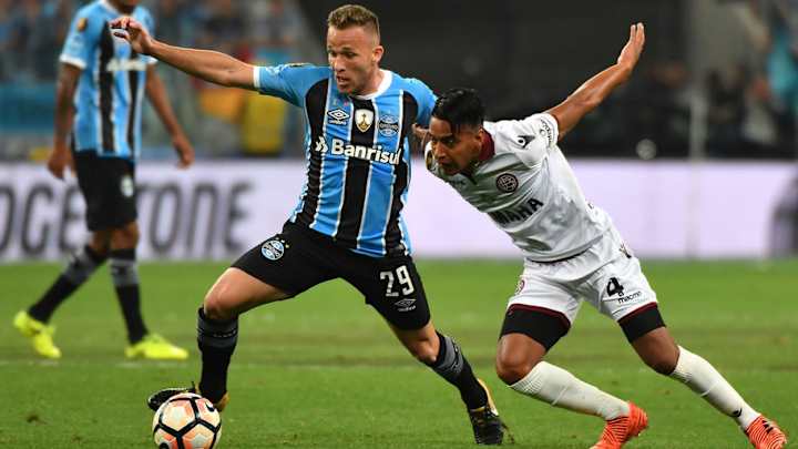 Report Claims That In Demand Brazilian Midfielder Will Complete Barcelona Move By 2019