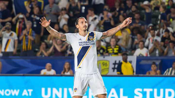 GENIO: Zlatan Ibrahimovic se volvió a lucir y ya tiene 9 goles en sus últimos 7 partidos