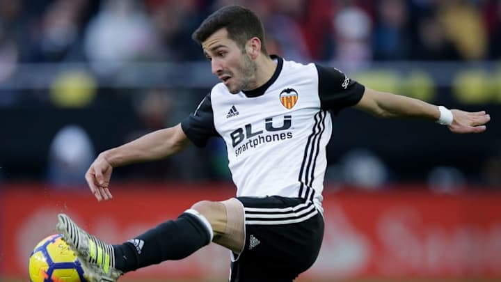 Man Utd Scrap Plans to Sign £50m Rated Alex Sandro & Switch Focus to Valencia Star Left-Back Man Utd Scrap Plans to Sign £50m Rated Alex Sandro & Switch Focus to Valencia Star Left-Back