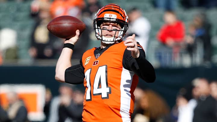 Bengals Place QB Andy Dalton on Injured Reserve After Thumb Injury