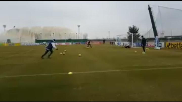 VIDEO: Juventus Goalkeeper Gigi Buffon Defies Age to Show Crazy Reflexes During Training Drill VIDEO: Juventus Goalkeeper Gigi Buffon Defies Age to Show Crazy Reflexes During Training Drill