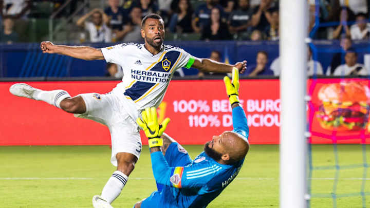 Reportan que el Galaxy le ofrecerá nuevo contrato a Ashley Cole por 50% menos de su salario actual Reportan que el Galaxy le ofrecerá nuevo contrato a Ashley Cole por 50% menos de su salario actual