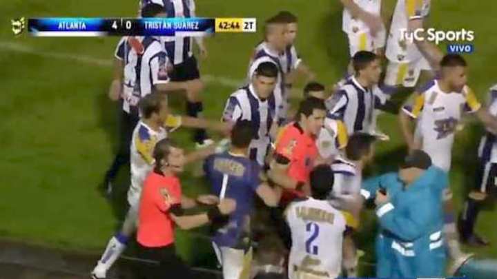 ASCENSO | Iban ganando 4-0, tiro una rabona y se desató un verdadero escándalo