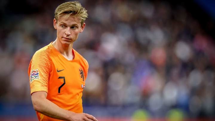 Report: Real Madrid, Barcelona to Battle Over Ajax's Frenkie De Jong