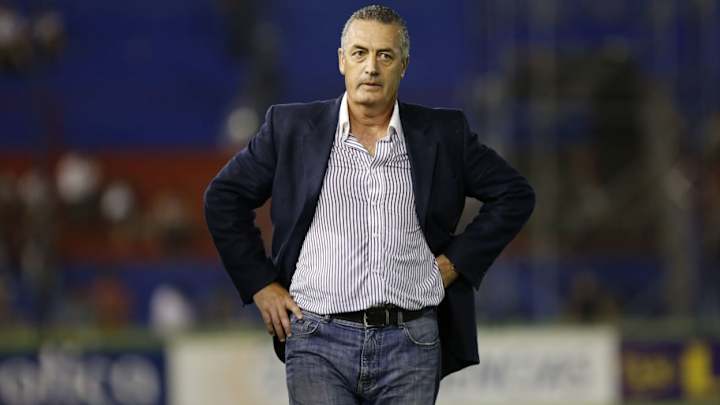 Gustavo Alfaro es un técnico de equipo chico