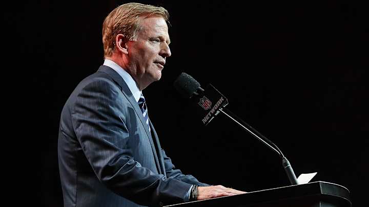 Roger Staubach, Troy Aikman Joining Roger Goodell at NFL Draft