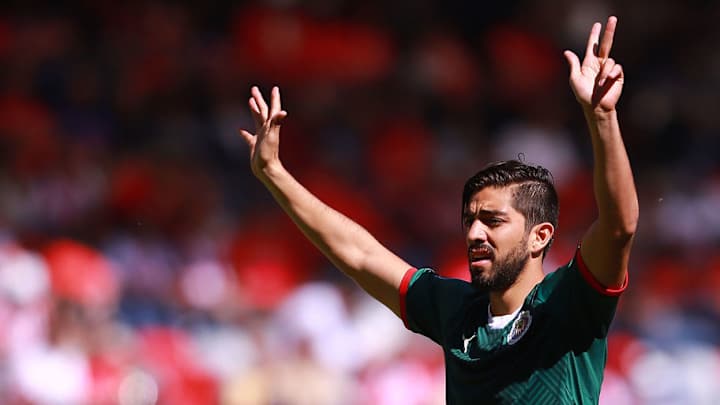 ​¡CANDENTE FAVOR! | Pizarro se vistió de héroe y le consiguió unas 'nudes' a un seguidor de Chivas