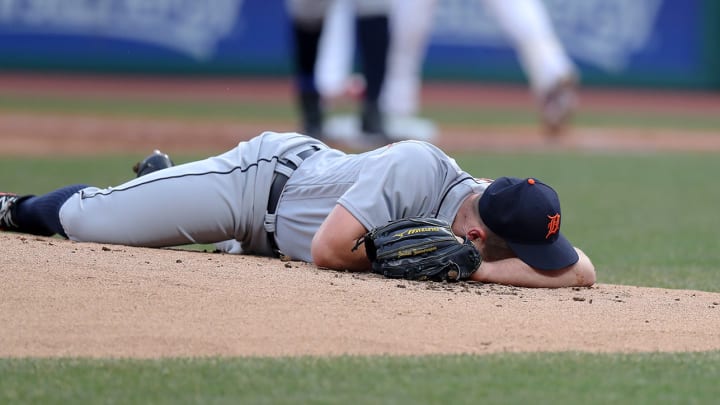 Tigers' Jordan Zimmermann Leaves Indians Game After Getting Hit in Head by Line Drive Tigers' Jordan Zimmermann Leaves Indians Game After Getting Hit in Head by Line Drive