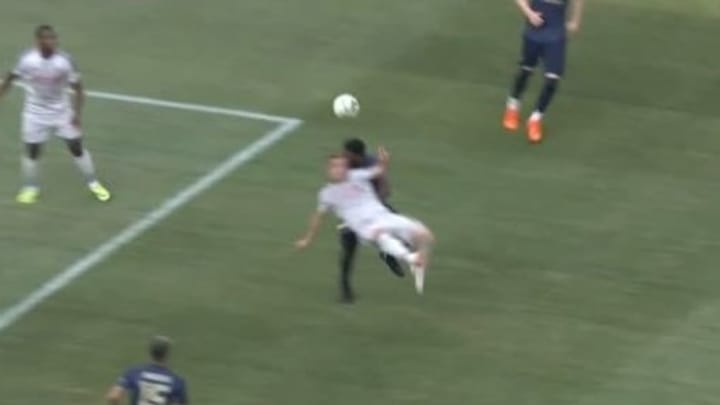 TREMENDO | El golazo de chilena de Xherdan Shaqiri en su debut con el Liverpool