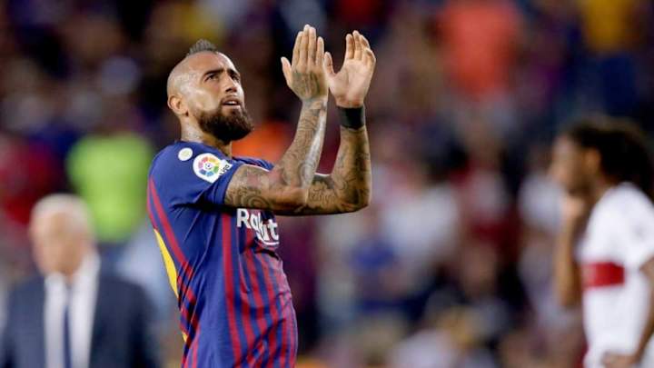 Barcelona's New Signing Arturo Vidal Suffers Fresh Knee Injury on International Duty