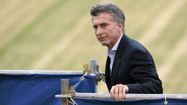 Se fue la luz en la cancha de Huracán y esto fue lo que cantaron contra el presidente Macri