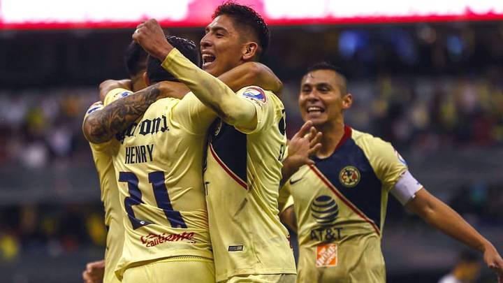 Henry Martín da la cara por el América y rescata el empate ante las Pumas.