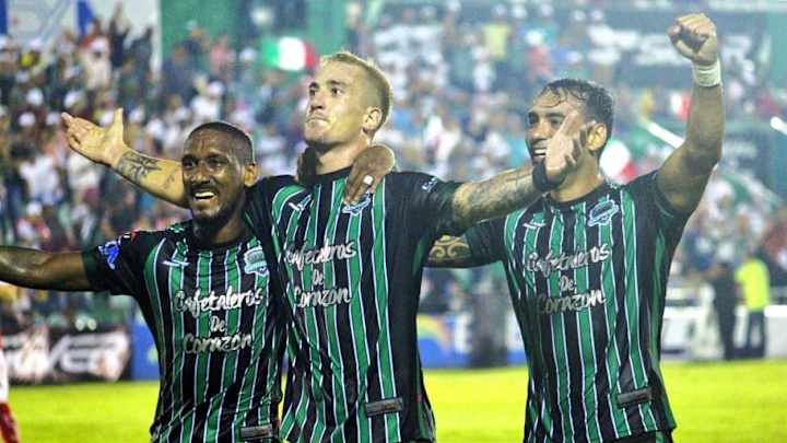 #CÍNICOS | Usuarios atacan a la FMF y Decio tras felicitar a Cafetaleros por su 'ascenso'