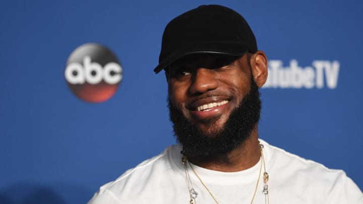 Lakers' Odds Now 7/2 to Win NBA Finals After LeBron Decision, Cavs Fall to 500/1