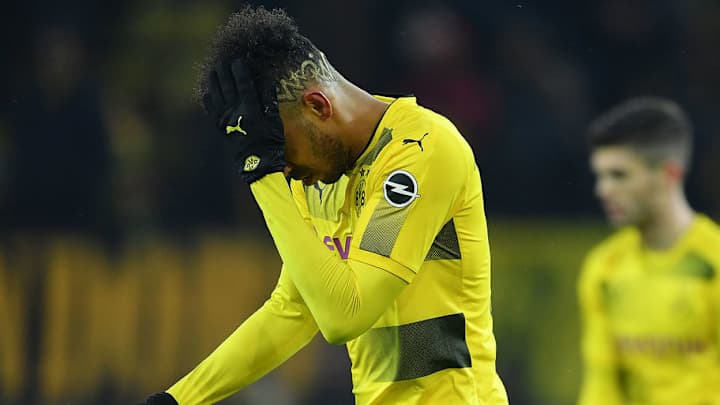 Arsenal's Hector Bellerin Drops Twitter Hint Over Reported Transfer of Aubameyang