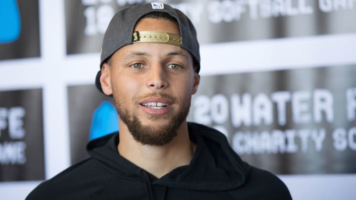 Steph Curry Pays Respect to Nia Wilson, Family At High School Basketball Showcase
