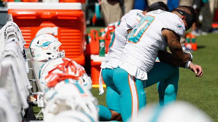 Which NFL Players Protested Racial Injustice During the National Anthem in Week 15?