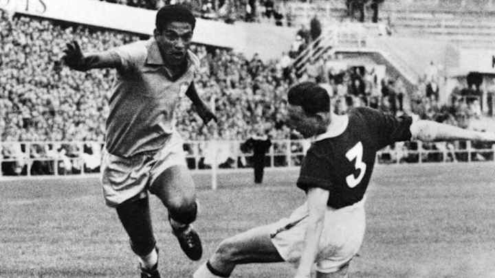 World Cup Countdown: 14 Weeks to Go - The First Dribbling Free Spirit of His Kind, Garrincha