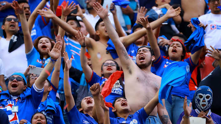 ​BORRACHO | Así salió el último fan de Cruz Azul tras el último partido en el Estadio Azul