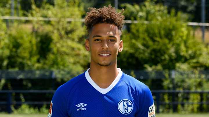 German Defender Thilo Kehrer Completes Move to Paris Saint-Germain on Five-Year Contract