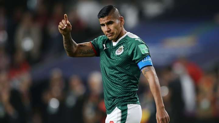 Chivas desea el retiro de Salcido, lo quieren involucrar en la directiva del club Chivas desea el retiro de Salcido, lo quieren involucrar en la directiva del club