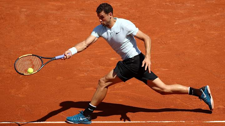 Stephens, Dimitrov Cruise Into Second Round at French Open