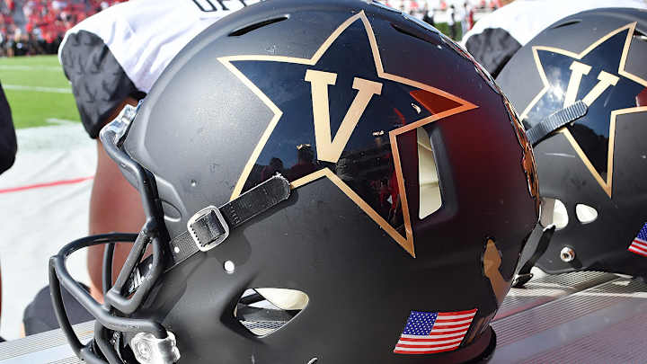 Vanderbilt Tight End Turner Cockrell Dies of Cancer at 21 Vanderbilt Tight End Turner Cockrell Dies of Cancer at 21