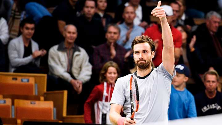 Ernests Gulbis Beats John Isner to Reach Stockholm Open Final