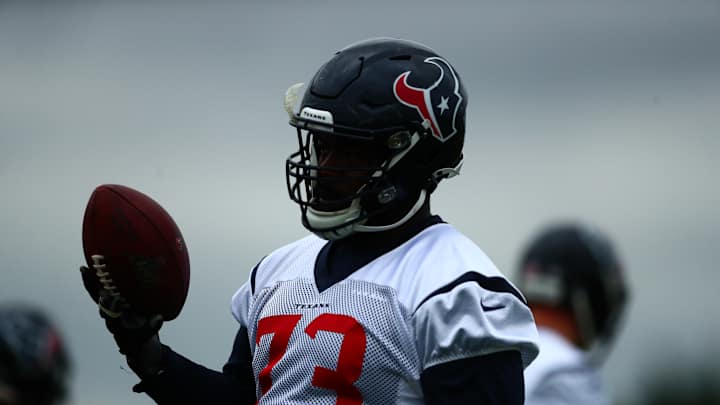 Zach Fulton and Texans rework his contract to free up cap space