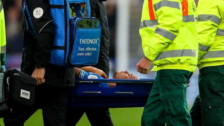 Huddersfield Town Release Statement Confirming Severity of Chris Löwe's Shoulder Injury