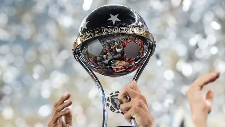 En el barrio se organiza mejor: las vergonzosas decisiones de la CONMEBOL, que ensucian al fútbol En el barrio se organiza mejor: las vergonzosas decisiones de la CONMEBOL, que ensucian al fútbol