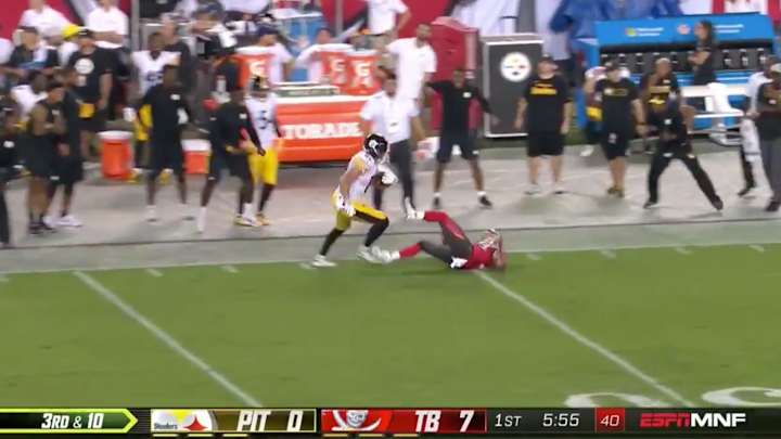 Watch: Steelers Vance McDonald Shoves Off Buccaneers Defender, Sprints for Touchdown
