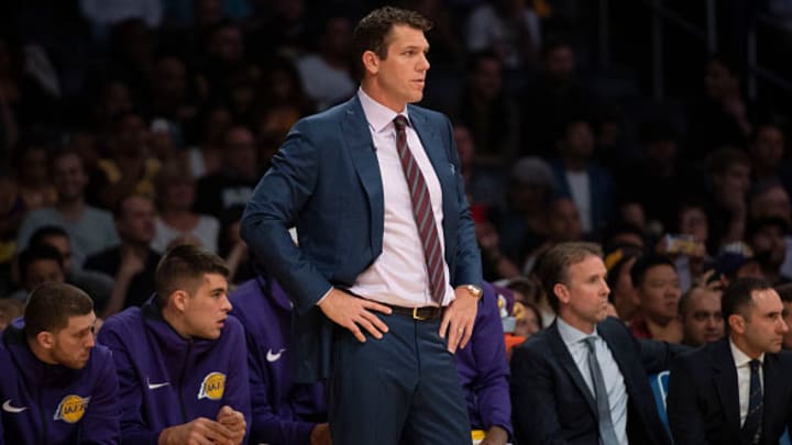 Report: Luke Walton Fined $15,000 After Criticizing Officiating vs. Spurs