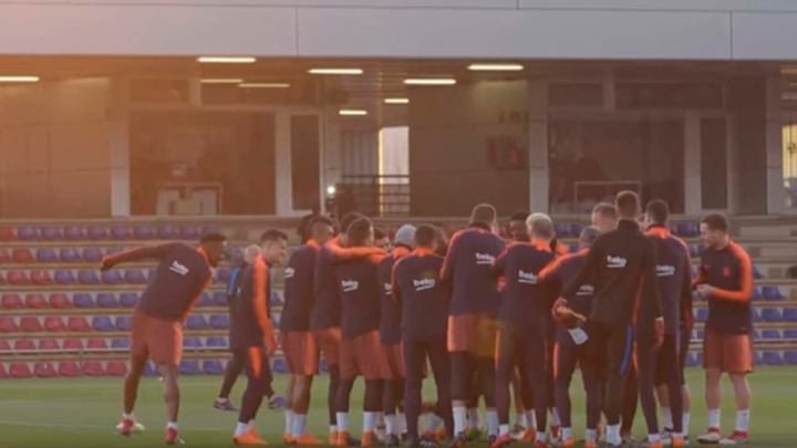 ​Así felicitó la plantilla del Barça a Sergi Roberto por su renovación