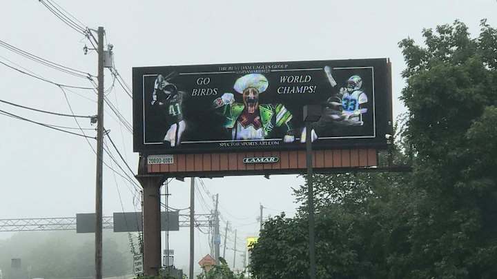 Tuesday’s Hot Clicks: Eagles Fans Buy Billboard Outside Gillette Stadium Before Preseason Game Tuesday’s Hot Clicks: Eagles Fans Buy Billboard Outside Gillette Stadium Before Preseason Game