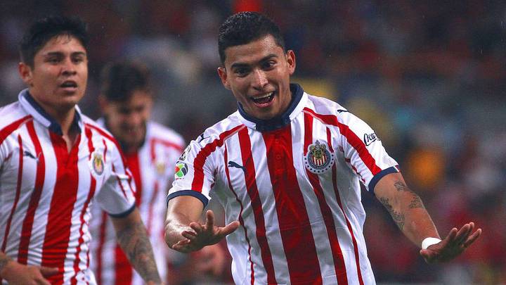 CRACK | La novia de Orbelín Pineda revela en Instagram que el jugador será papá