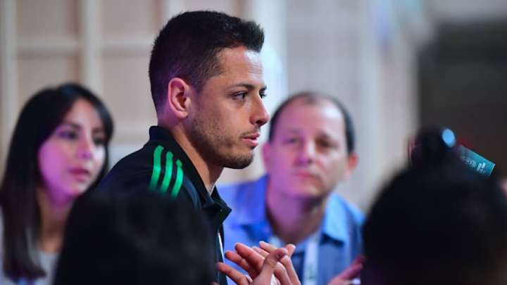 ​¡UN GENIO! | Así califica Chicharito al técnico Juan Carlos Osorio