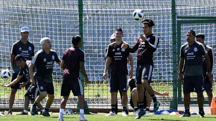 ESPÍAS | Medios coreanos intentaron grabar la práctica de México previo al partido del sábado ESPÍAS | Medios coreanos intentaron grabar la práctica de México previo al partido del sábado