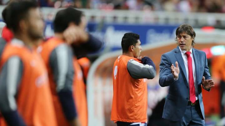 Los 3 jugadores de Chivas que pidieron irse del equipo después de la salida de Almeyda