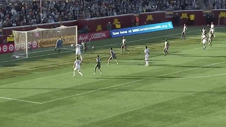 LETAL: Zlatan tuvo gol y asistencia de lujo en el triunfo del Galaxy en condición de visitante