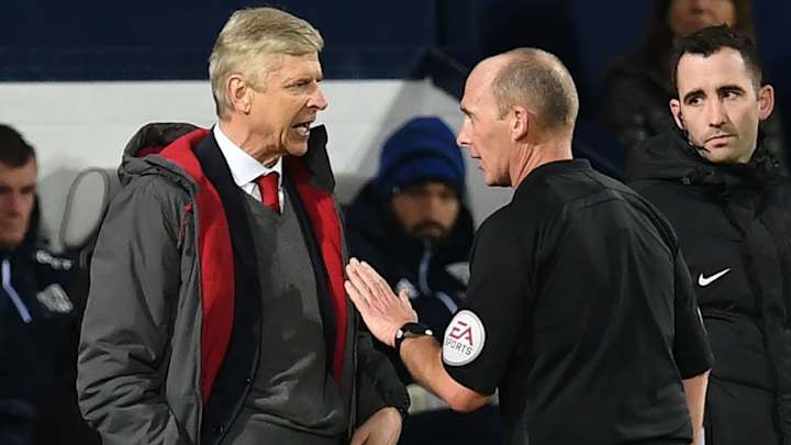 Arsene Wenger Called Mike Dean a 'Disgrace' in Referee Confrontation