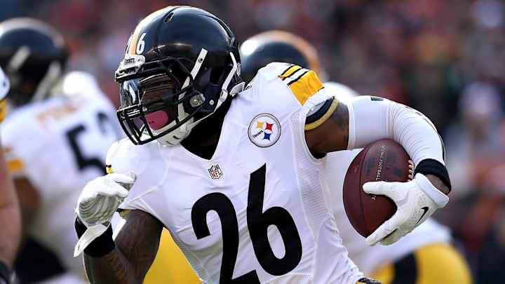 Report: Le'Veon Bell May Sit Out First Half of Season While Seeking Long-Term Deal
