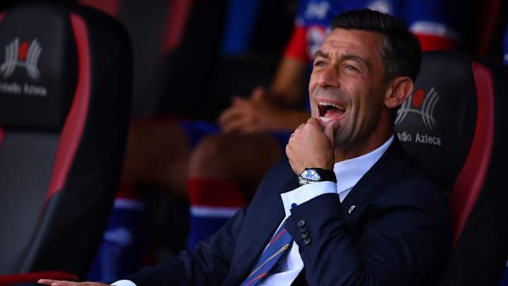 ​FELICIDAD | El gracioso gesto de Caixinha con una periodista tras el partido contra Chivas