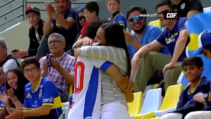 Watch: Eduard Bello Scores, Runs Into the Stands to Propose to His Girlfriend Watch: Eduard Bello Scores, Runs Into the Stands to Propose to His Girlfriend