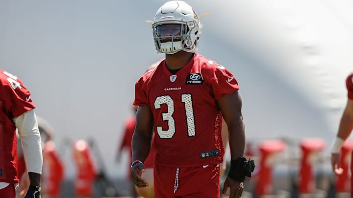 Report: Cardinals RB David Johnson Holding Out of Mandatory Minicamp Report: Cardinals RB David Johnson Holding Out of Mandatory Minicamp