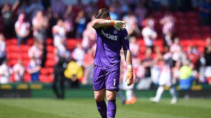 Ex-Chelsea Midfielder Tips England International for Big Money Move to Liverpool