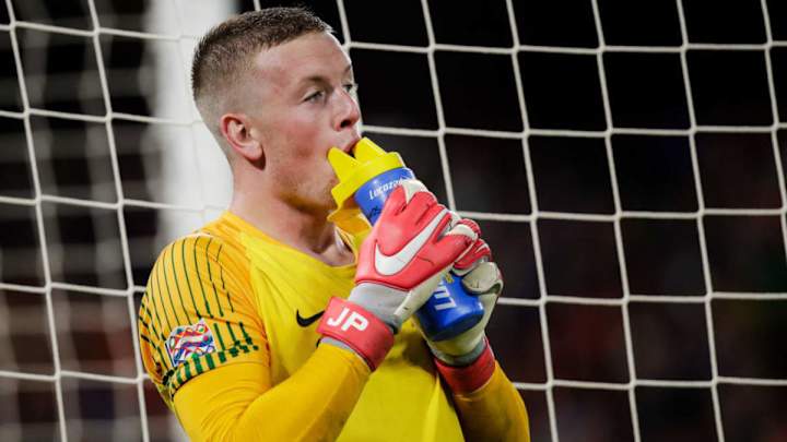 Jordan Pickford Wrote USMNT PK Notes on His Water Bottle