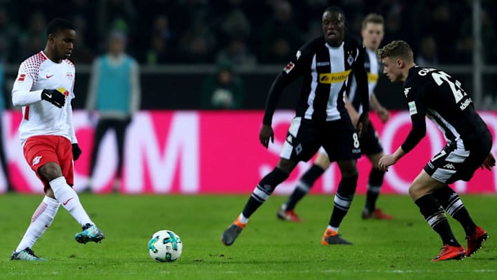 El partido era tan aburrido que los community managers de los equipos decidieron jugar al 3 en raya