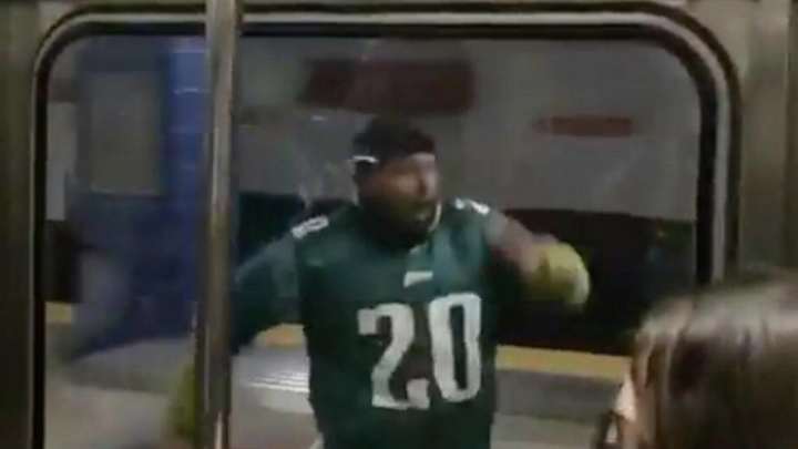 Monday's Hot Clicks: Eagles Advance to Super Bowl, Fan Destroys Himself on Subway Pole